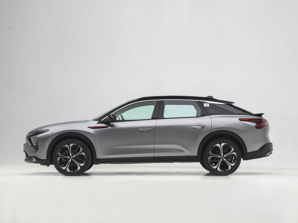 1400x1050_autohomecar__ChxpV2nBItOAVO-OACWNu5nP50o577