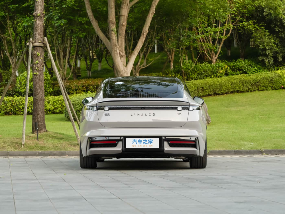 1400x1050_autohomecar__ChxpV2nzar2ACFqRAFYl1WpzGyI459