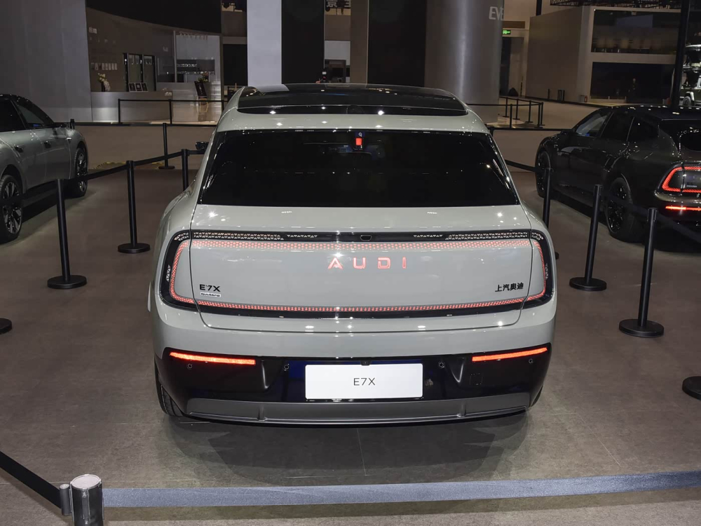 1400x1050_autohomecar__ChxpV2nscjuAa4D5AD1hVjvxsKc504