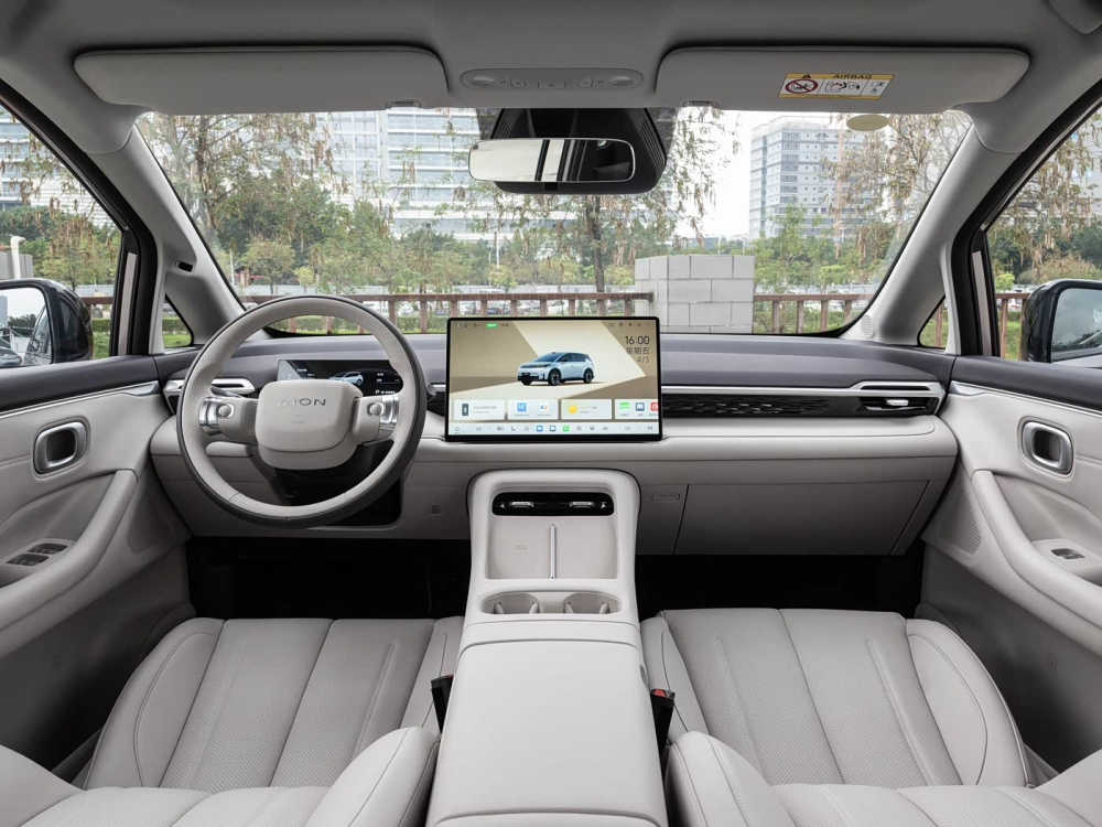 1400x1050_autohomecar__ChxpVWnQo2SAUVRnAGj52pwi3N0550