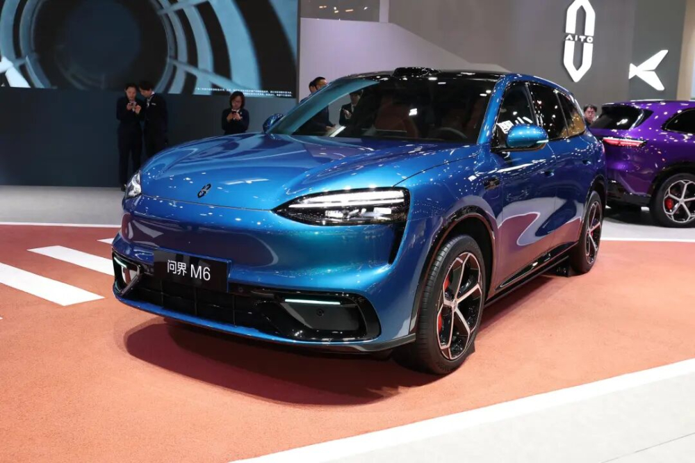 任正非重申华为不造车 将会晤东风总经理冯长军 发挥智能化优势帮助车企 8月鸿蒙智行销4.2万辆